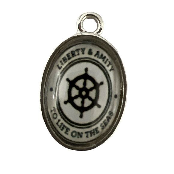 NEW At the helm Pendant Charm - Picture 1 of 2